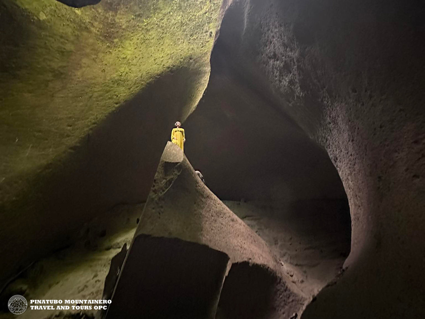 Clark Adventure and Relaxation Daytour - Avatar Gorge and Puning Hot Spring Private Group Tour Package