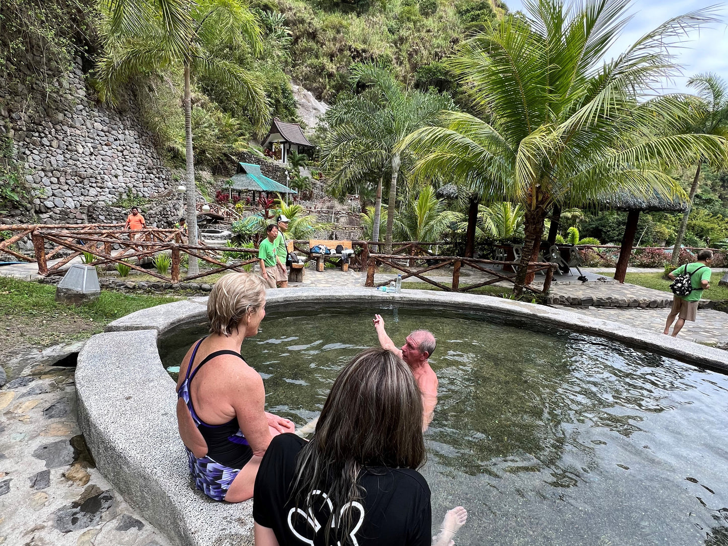 Absprung von der heißen Quelle Puning – Private Gruppentour durch Angeles City