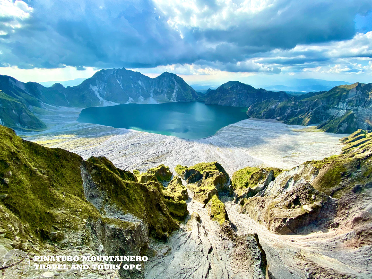 皮納圖博山 (Mt. Pinatubo) 途經伊納拉羅步道 (Inararo Trail) 和四輪傳動車和阿納安瀑布 (Ana-an Falls) - 私人團體遊克拉克(馬尼拉附加)